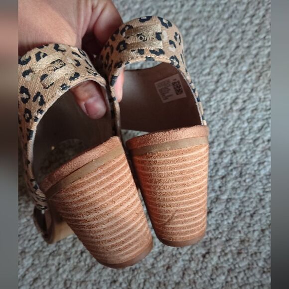 TOMS OrthoLite Majorca Cutout Sandals Natural Textured Cheetah size 7 - Picture 13 of 16